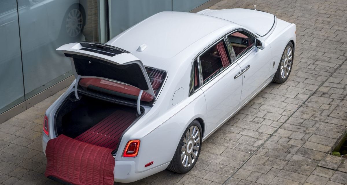 Rolls-Royce Phantom: Definisi Kemewahan Di Dunia Otomotif