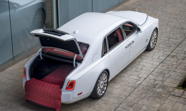 Rolls-Royce Phantom: Definisi Kemewahan Di Dunia Otomotif