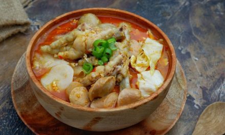 Seblak: Kuliner Pedas Khas Bandung Yang Kini Populer