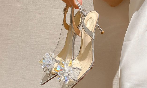 Sepatu Kaca: Mewujudkan Gaya Modern Dengan Sentuhan Magis