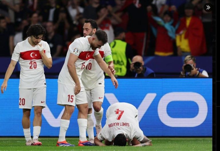 Italia Gigit Jari, Turki Akhiri Kutukan 2 Dekade Play-Off Piala Dunia