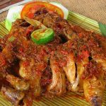 Kuliner Bali Favorit: Ayam Betutu Empuk Dan Penuh Rasa