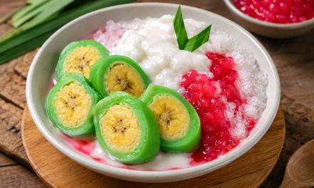 Kuliner Pisang Ijo: Dessert Khas Makassar Manis & Menyegarkan