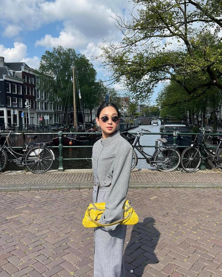 Simple Tapi Elegan! Inspirasi Outfit Dengan Kombi Warna Kalem