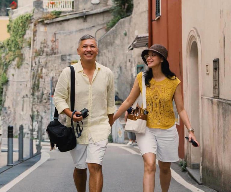 Bikin Iri! Gading Marten & Medina Liburan Santai Di Positano, Italia