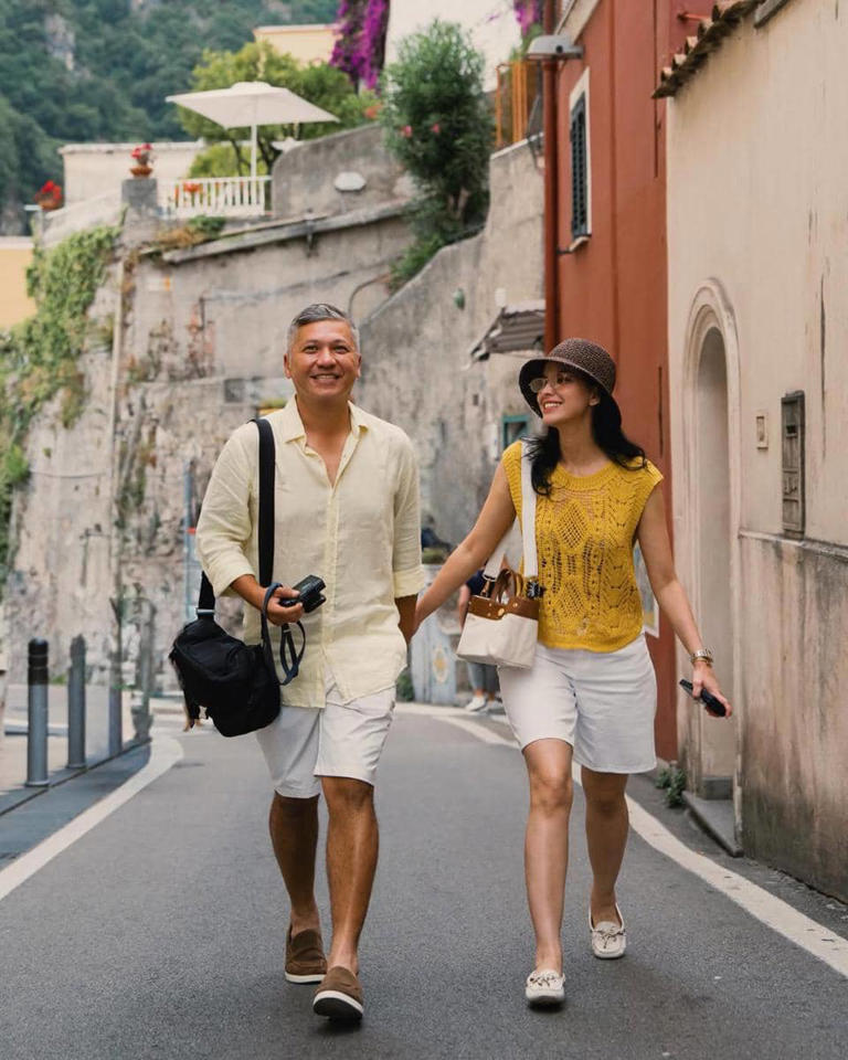 Bikin Iri! Gading Marten & Medina Liburan Santai Di Positano, Italia