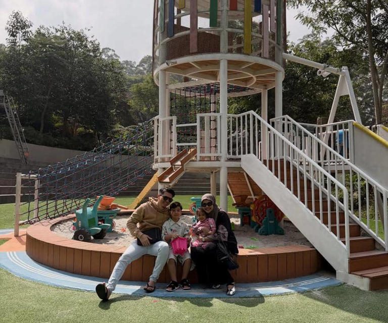 Quality Time! Zaskia Sungkar Liburan Di Dusun Bambu Lembang