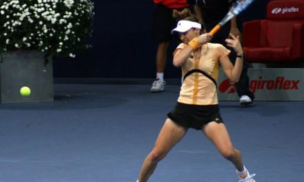 Martina Hingis: Bintang Tenis Dunia Bersinar Di Dunia Modeling