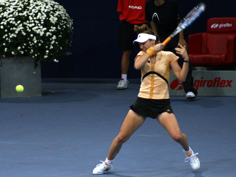 Martina Hingis: Bintang Tenis Dunia Bersinar Di Dunia Modeling