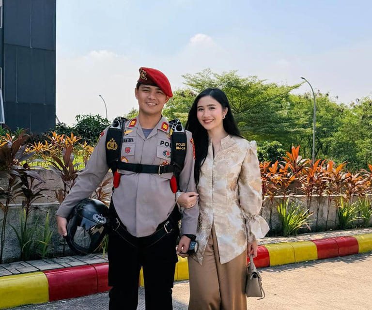Febby Rastanty Curi Perhatian Di HUT Bhayangkara Ke-80