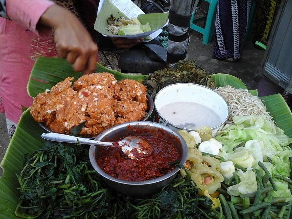 Rujak Teplak: Kuliner Khas Jepara Yang Pedas, Segar Bikin Nagih