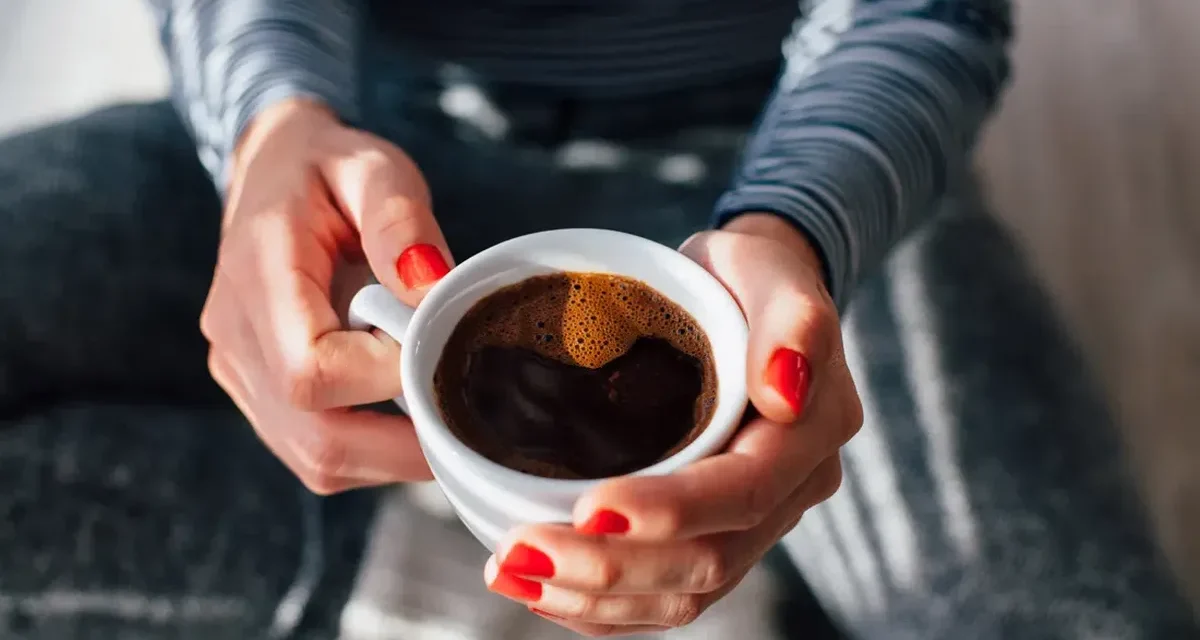Jangan Berlebihan! Batas Aman Minum Kopi Pahit Setiap Hari