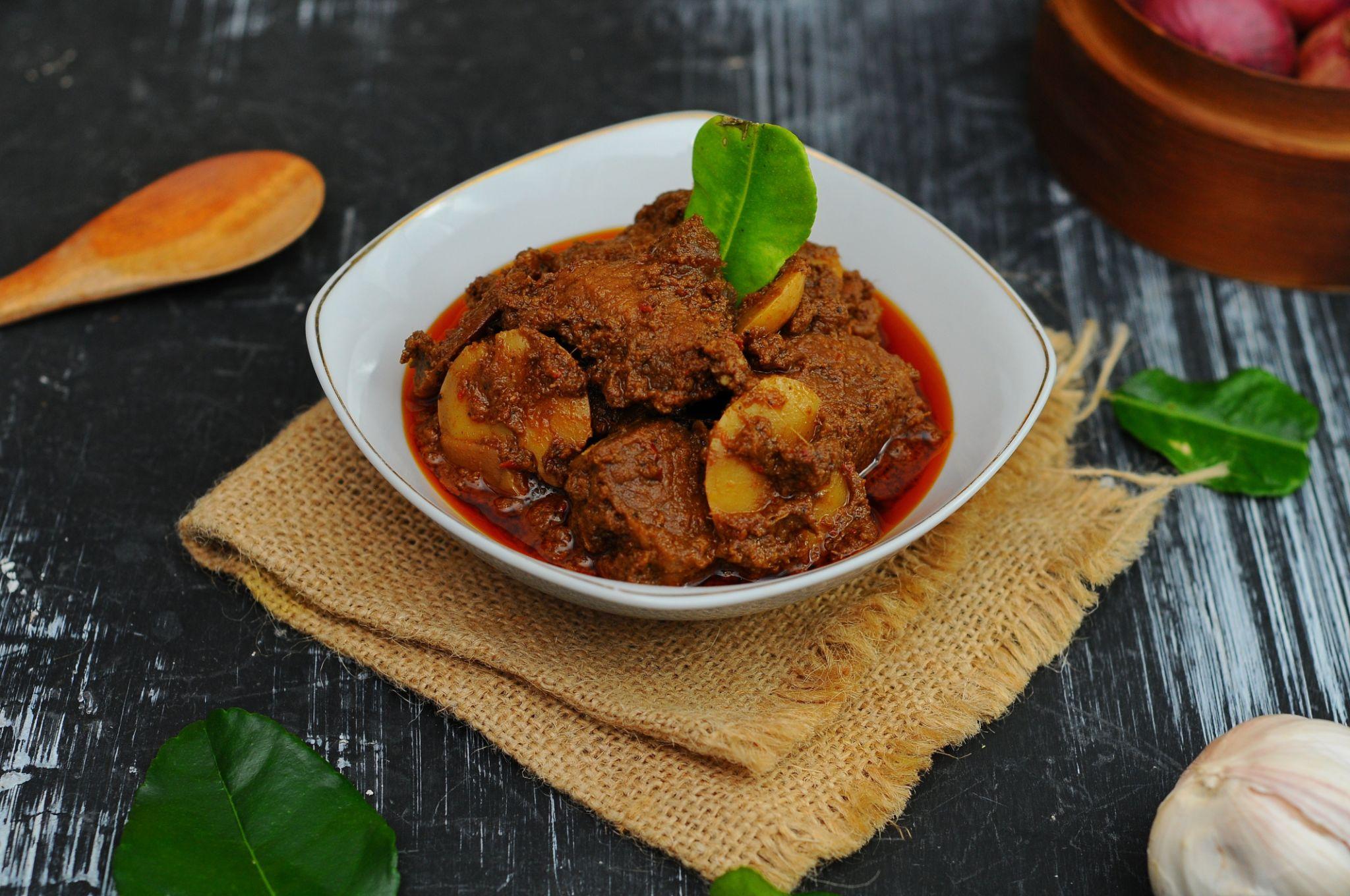 Bikin Lapar! Rendang Jengkol Dengan Santan Dan Rempah Pilihan