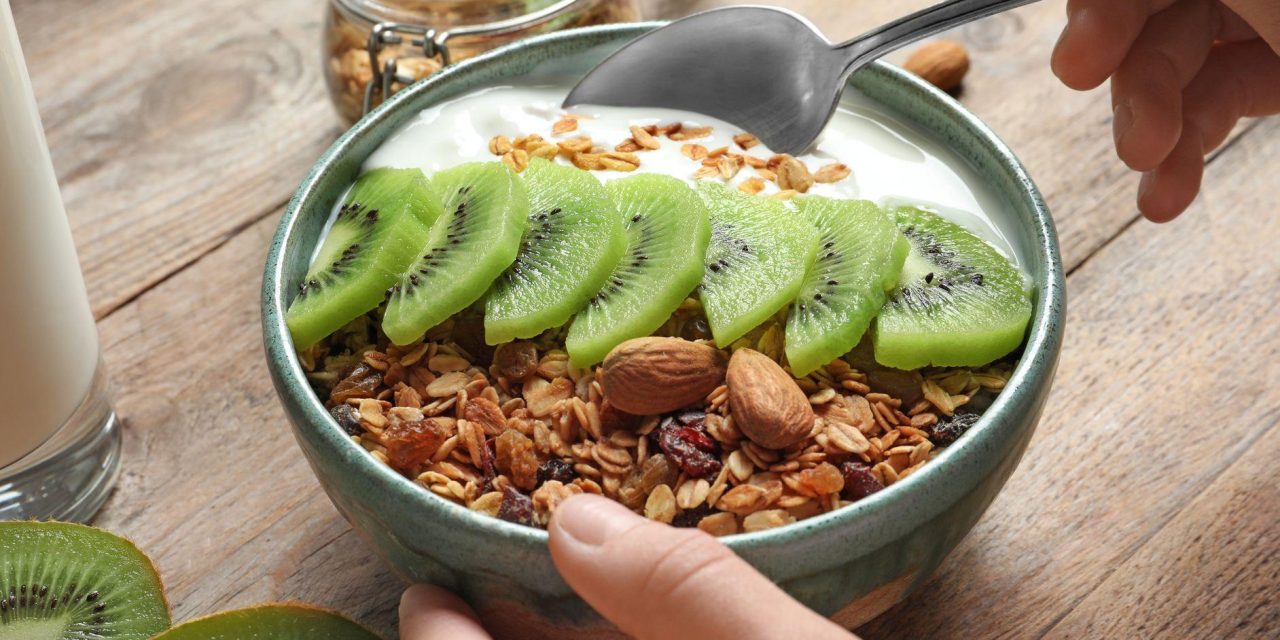 Makin Lancar! Kiwi Bisa Bantu Lunakkan Tinja & Atasi Sembelit