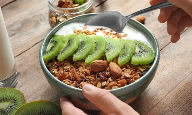 Makin Lancar! Kiwi Bisa Bantu Lunakkan Tinja & Atasi Sembelit