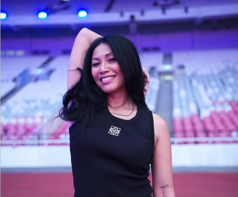 Anggun Bikin Haru! Kembali Tampil Di GBK Setelah Puluhan Tahun